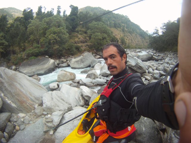 Kayak exploracion Likhu Kola